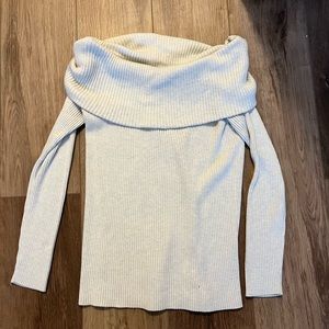 Banana Republic Off-the-shoulder sweater- M